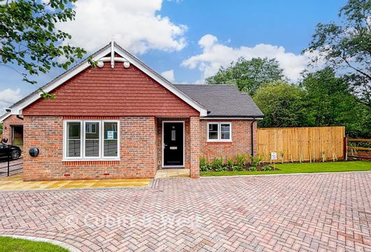 Sandygate Lane, The Gallops, Lower Beeding, West Sussex - Wards of Kent