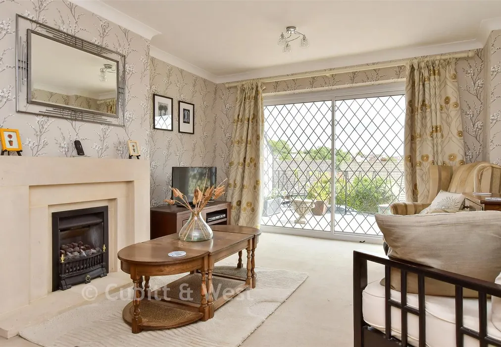 Lounge - Westdene Drive, Brighton, East Sussex - Wards of Kent