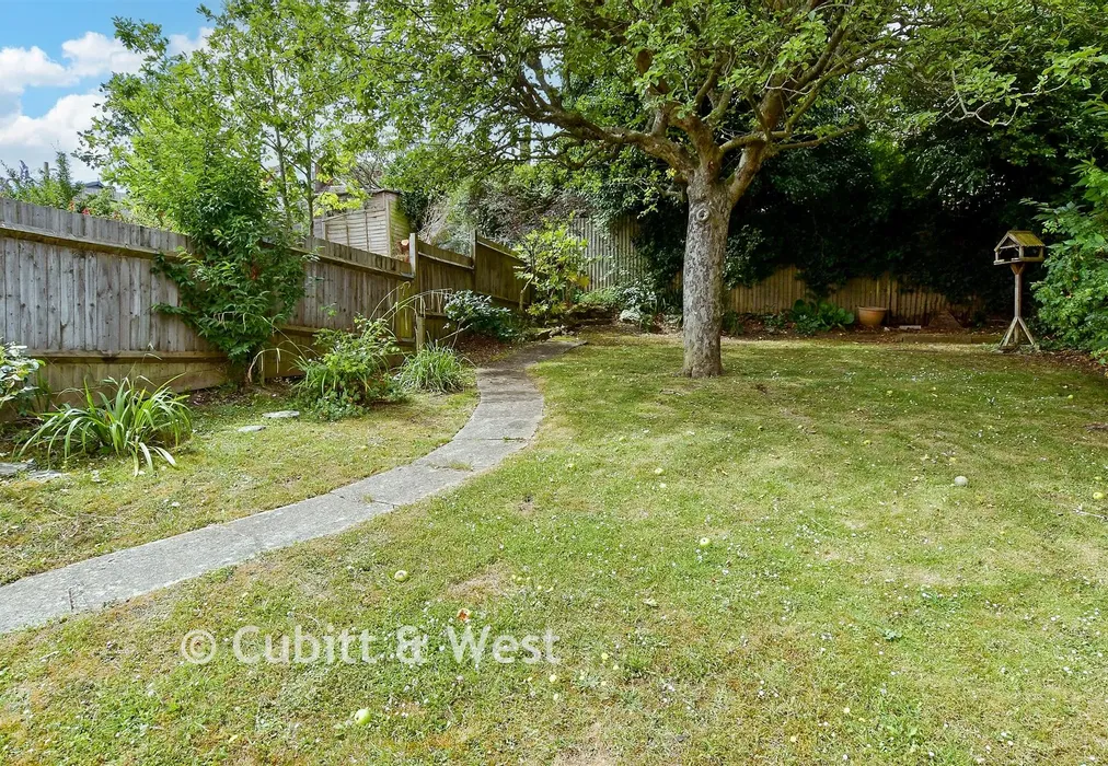 Rear Garden - Westdene Drive, Brighton, East Sussex - Wards of Kent