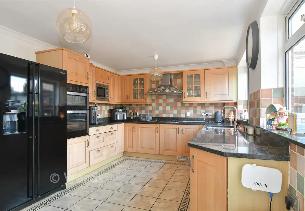Kitchen - Fairlight Cross, Longfield, Kent - Wards of Kent