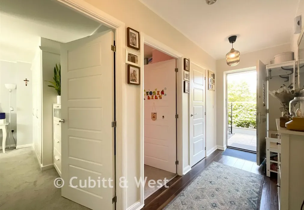 Hallway - Tagalie Square, Worthing, West Sussex - Wards of Kent