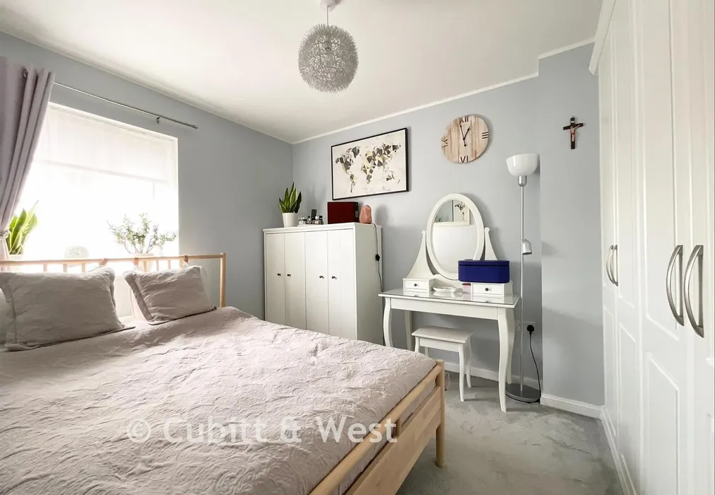 Bedroom 1 - Tagalie Square, Worthing, West Sussex - Wards of Kent