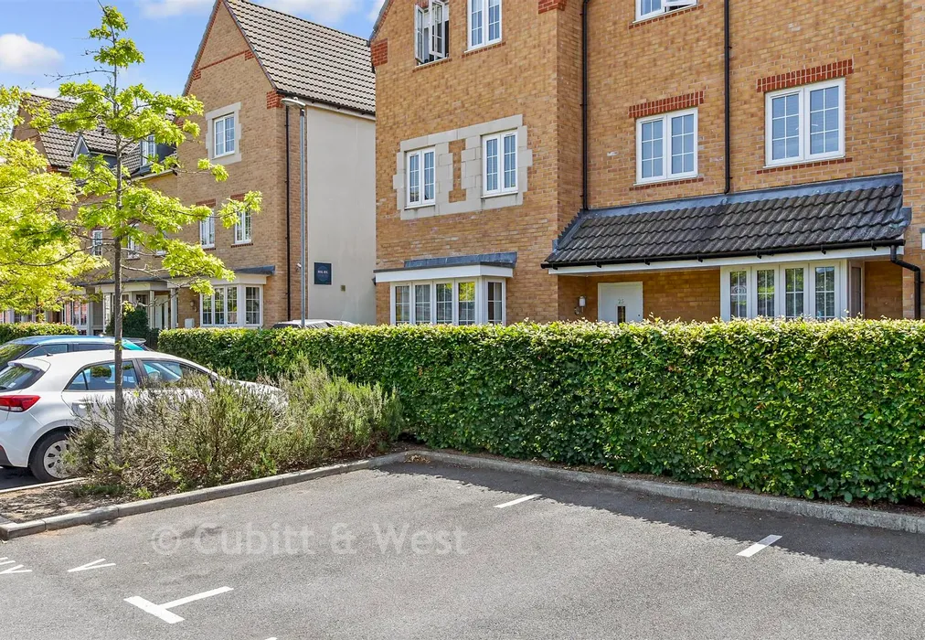 Driveway/Parking - Tagalie Square, Worthing, West Sussex - Wards of Kent