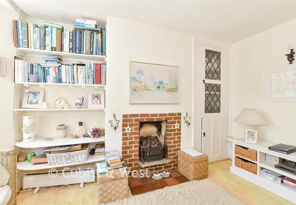 Lounge - Lower Street, Pulborough, West Sussex - Wards of Kent