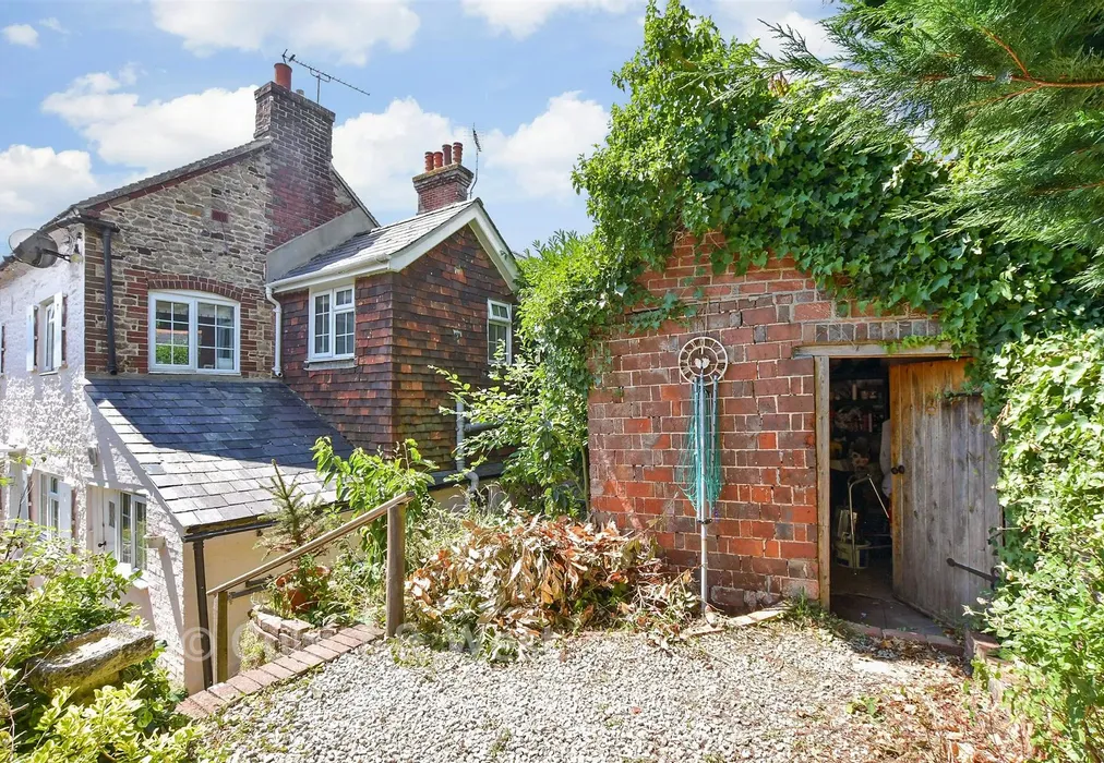 Rear Garden - Lower Street, Pulborough, West Sussex - Wards of Kent