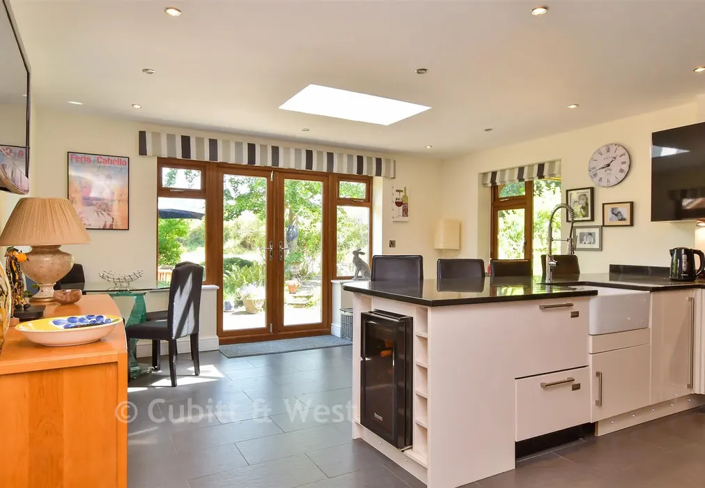 Kitchen - Stall House Lane, North Heath, Pulborough, West Sussex - Wards of Kent