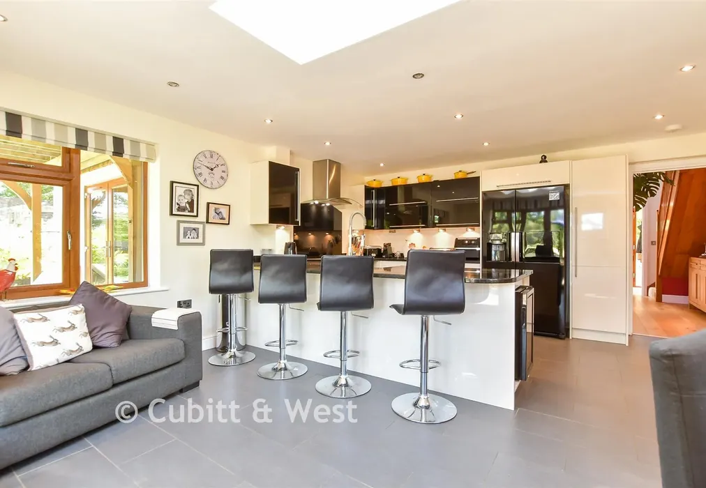 Kitchen - Stall House Lane, North Heath, Pulborough, West Sussex - Wards of Kent