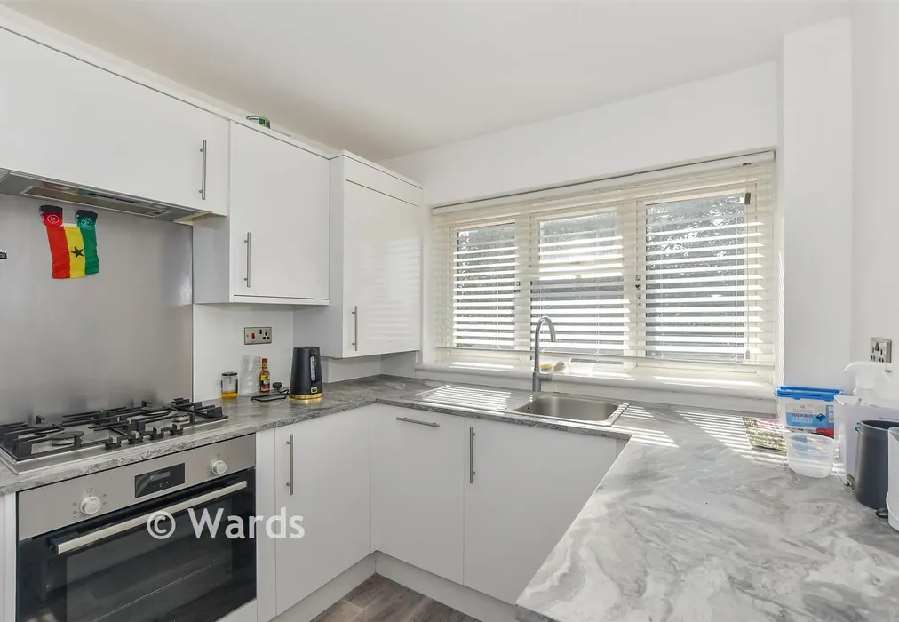 Kitchen - Cressfield, Ashford, Kent - Wards of Kent