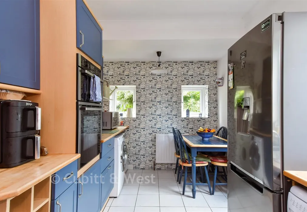 Kitchen - Brook Lane, Ferring, West Sussex - Wards of Kent