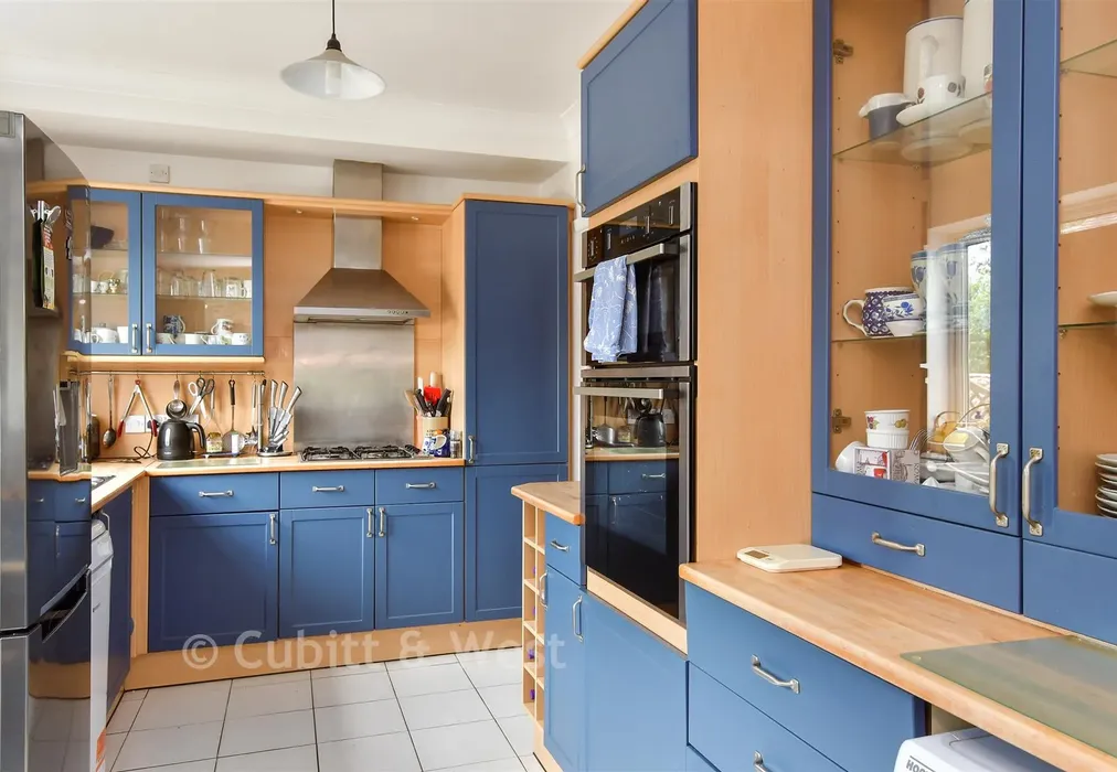 Kitchen - Brook Lane, Ferring, West Sussex - Wards of Kent