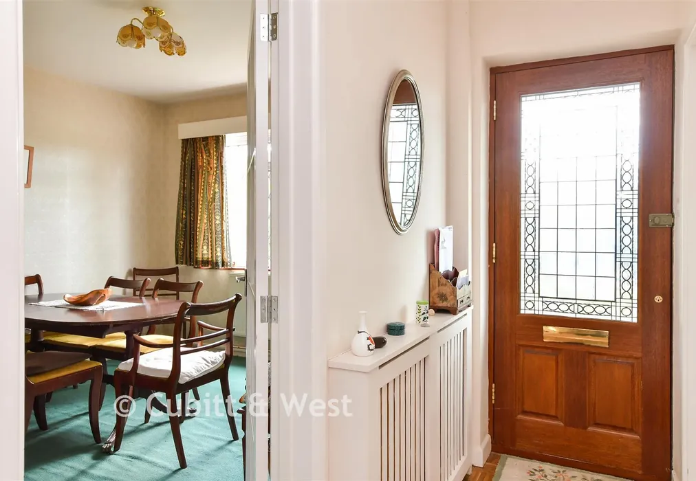 Entrance Hall - Brook Lane, Ferring, West Sussex - Wards of Kent