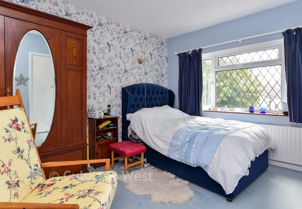 Bedroom 1 - Brook Lane, Ferring, West Sussex - Wards of Kent