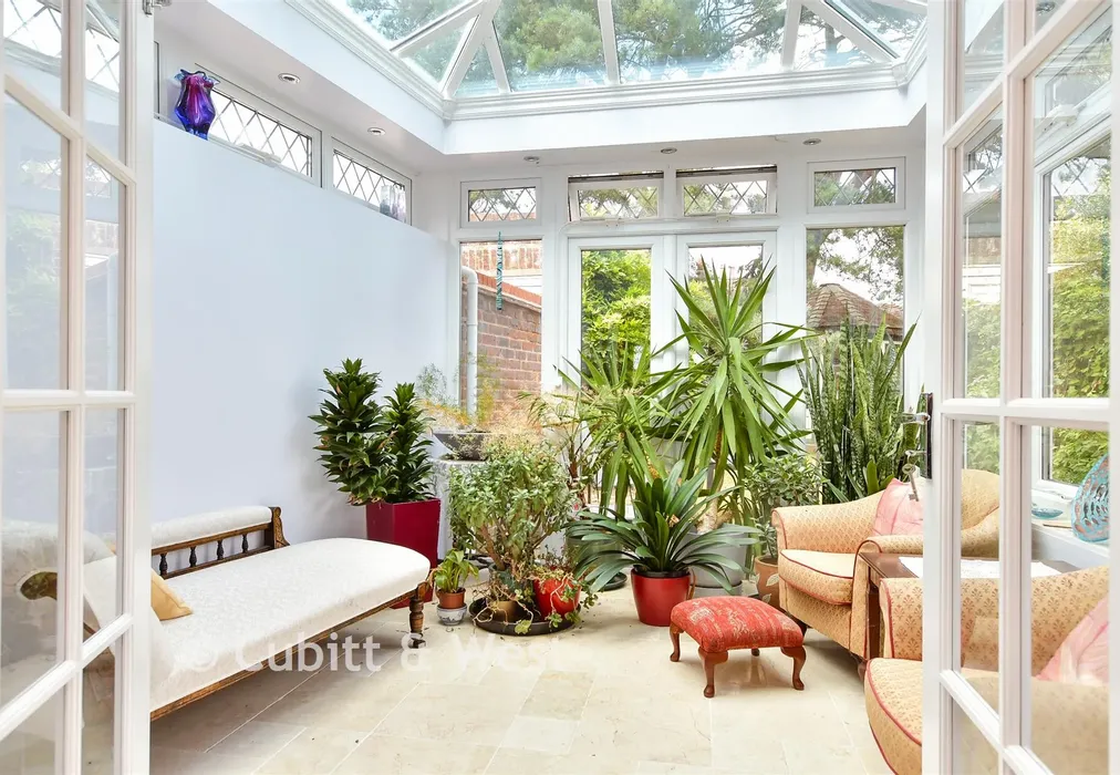Internal Lifestyle Photograph - Brook Lane, Ferring, West Sussex - Wards of Kent