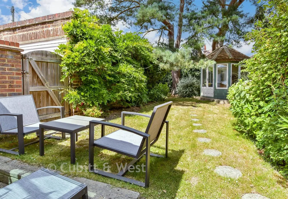 Rear Garden - Brook Lane, Ferring, West Sussex - Wards of Kent