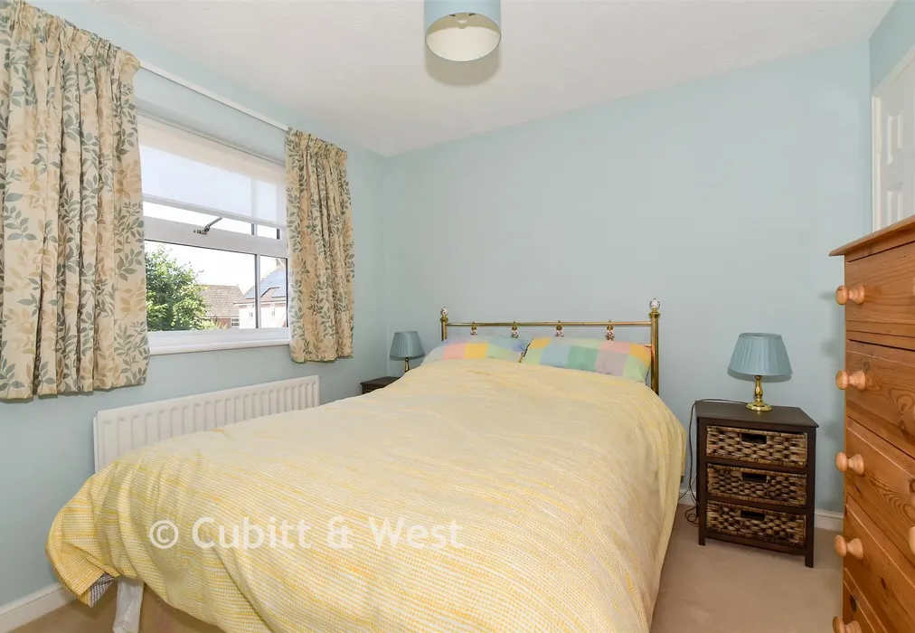 Bedroom 4 - Masons Way, Pulborough, West Sussex - Wards of Kent
