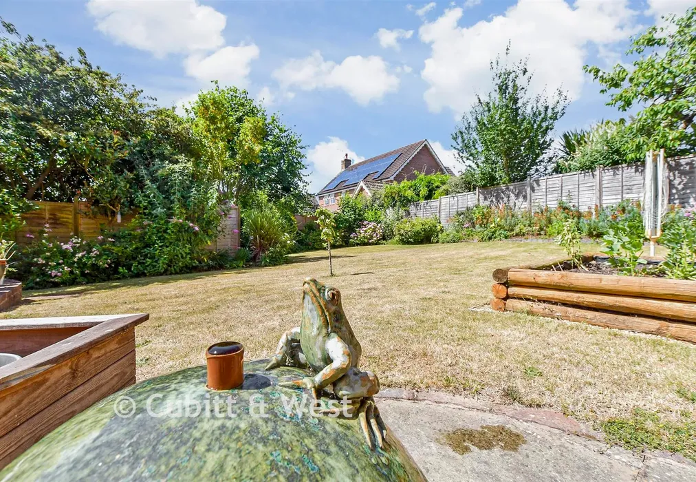 Rear Garden - Masons Way, Pulborough, West Sussex - Wards of Kent