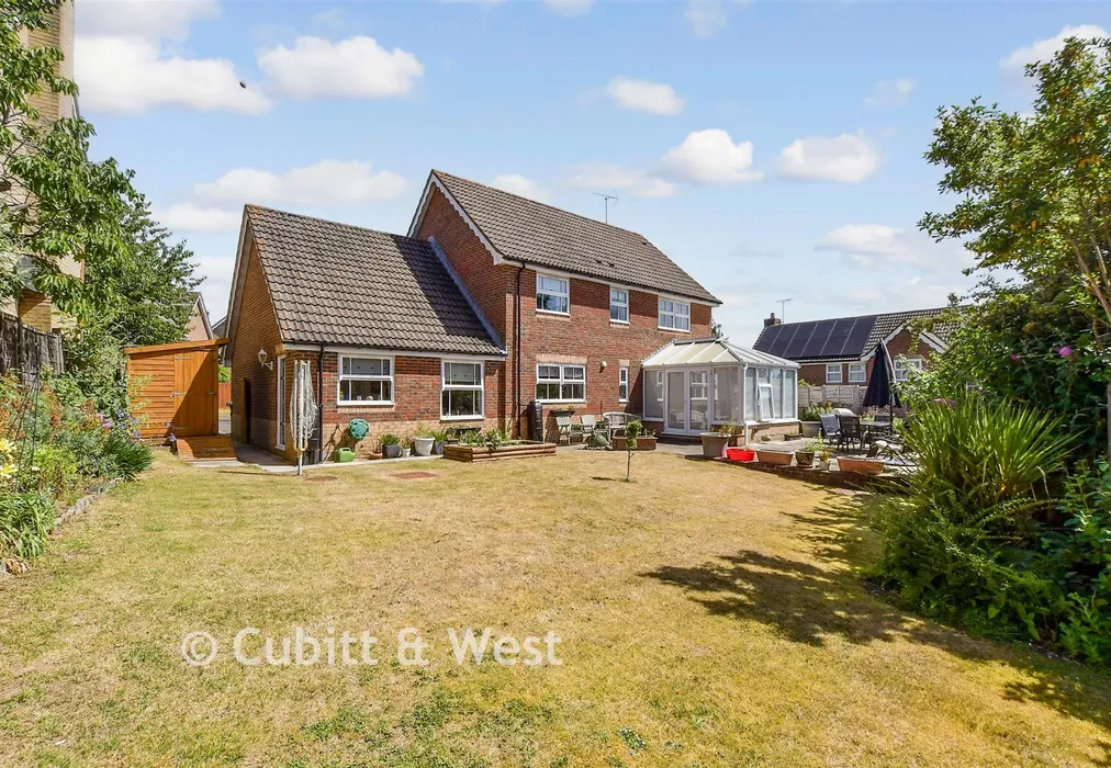 Rear Garden - Masons Way, Pulborough, West Sussex - Wards of Kent