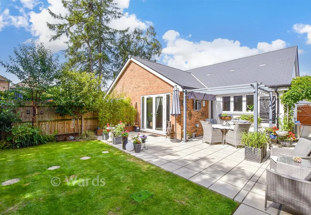 Rear Garden - Mulberry Place, Maidstone, Kent - Wards of Kent