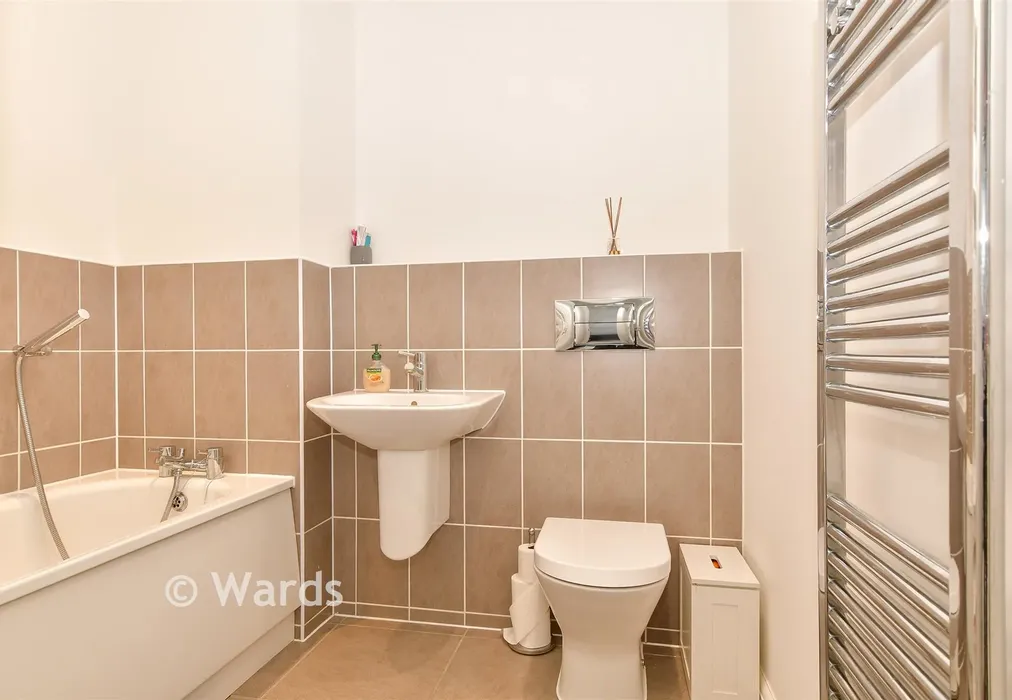 Bathroom - The Fort, Rochester, Kent - Wards of Kent