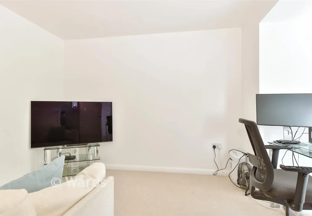 Bedroom 4 - The Fort, Rochester, Kent - Wards of Kent