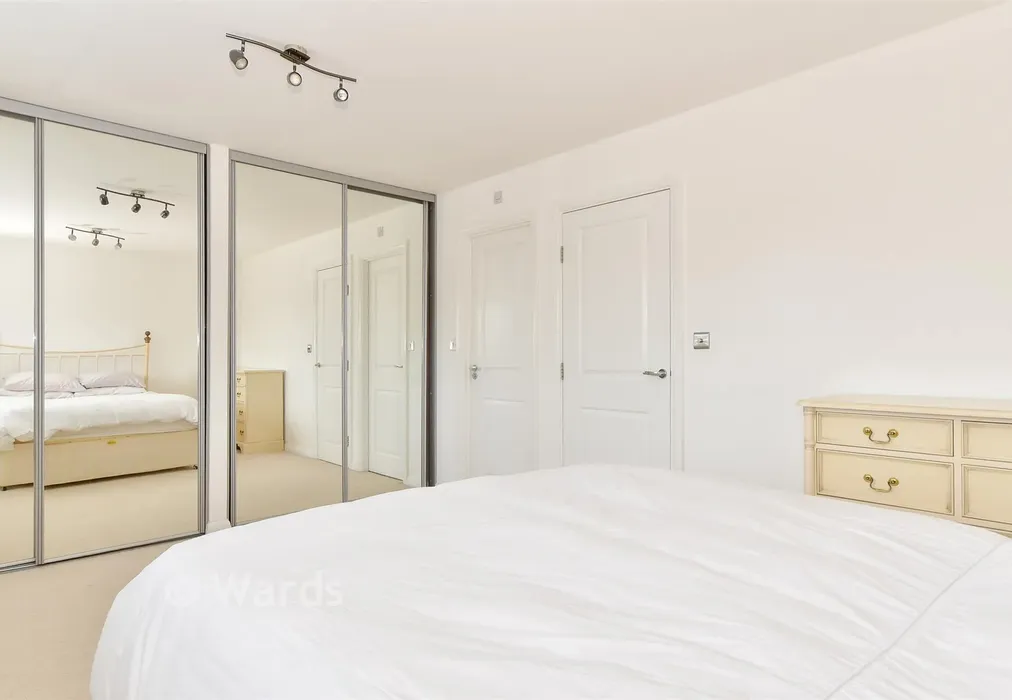 Bedroom 1 - The Fort, Rochester, Kent - Wards of Kent