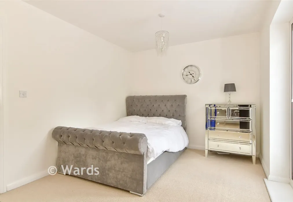 Bedroom 2 - The Fort, Rochester, Kent - Wards of Kent