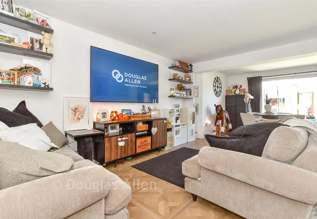 Lounge - Ruskin Path, Wickford, Essex - Wards of Kent
