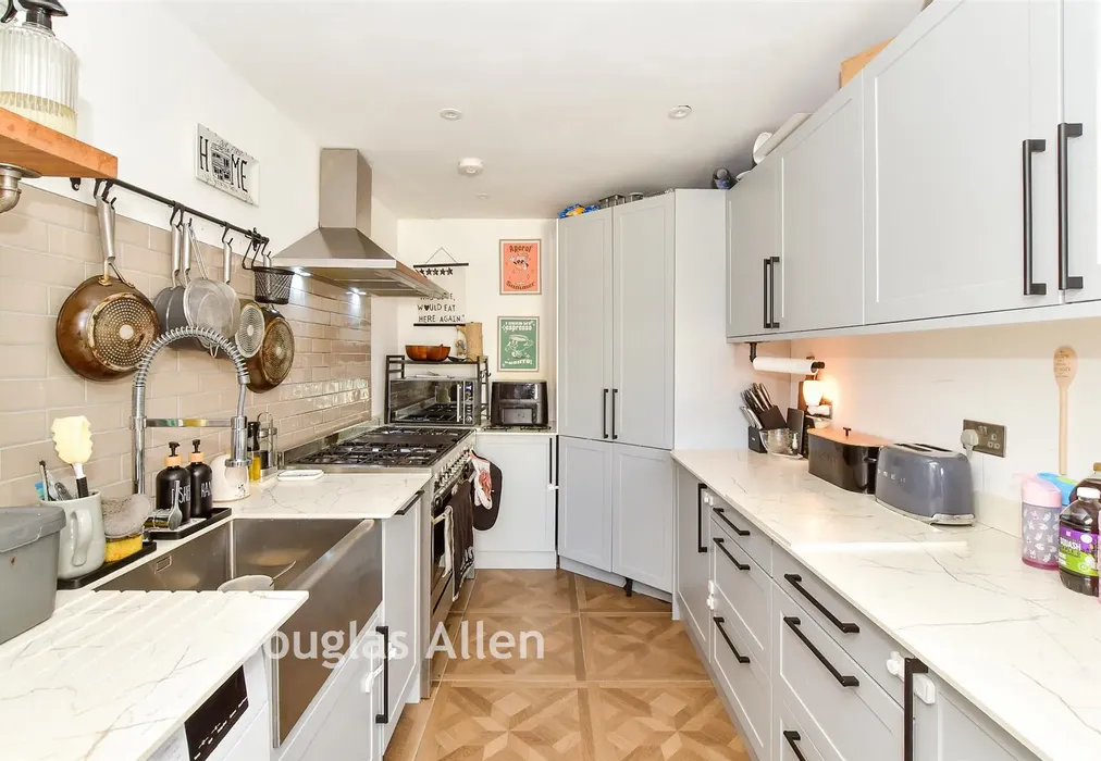 Kitchen - Ruskin Path, Wickford, Essex - Wards of Kent