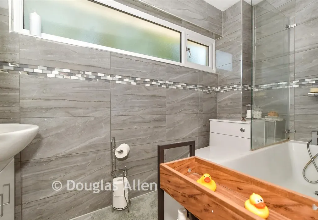 Bathroom - Ruskin Path, Wickford, Essex - Wards of Kent