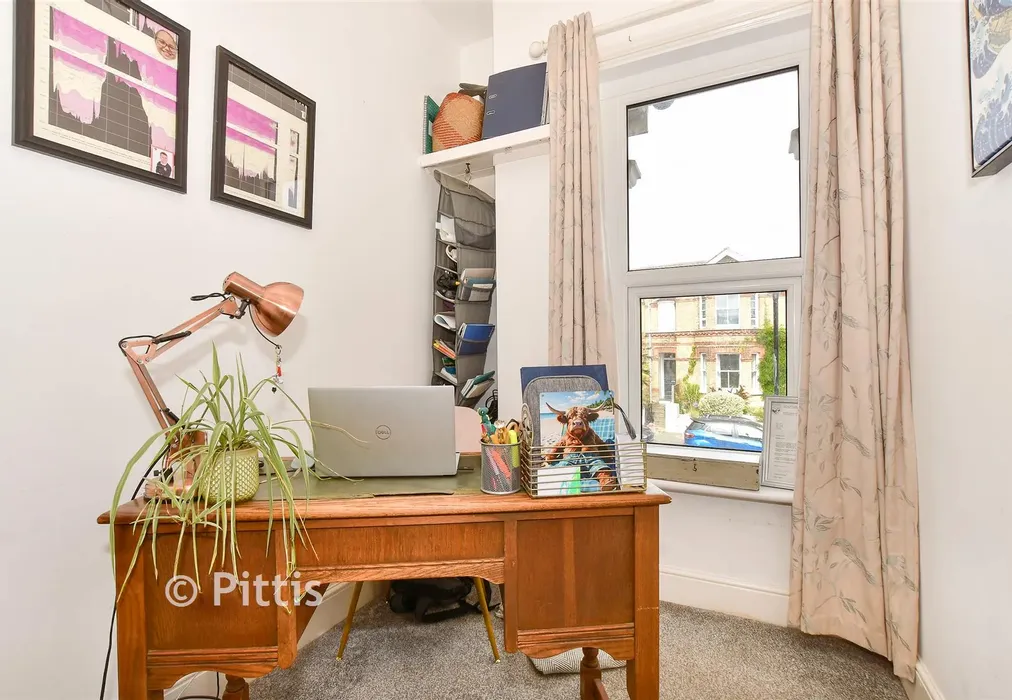 Study/Office - St. Paul's Crescent, Shanklin, Isle of Wight - Wards of Kent