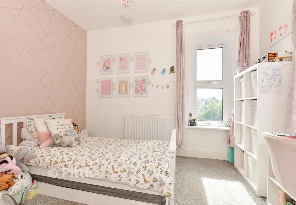 Bedroom 2 - St. Paul's Crescent, Shanklin, Isle of Wight - Wards of Kent