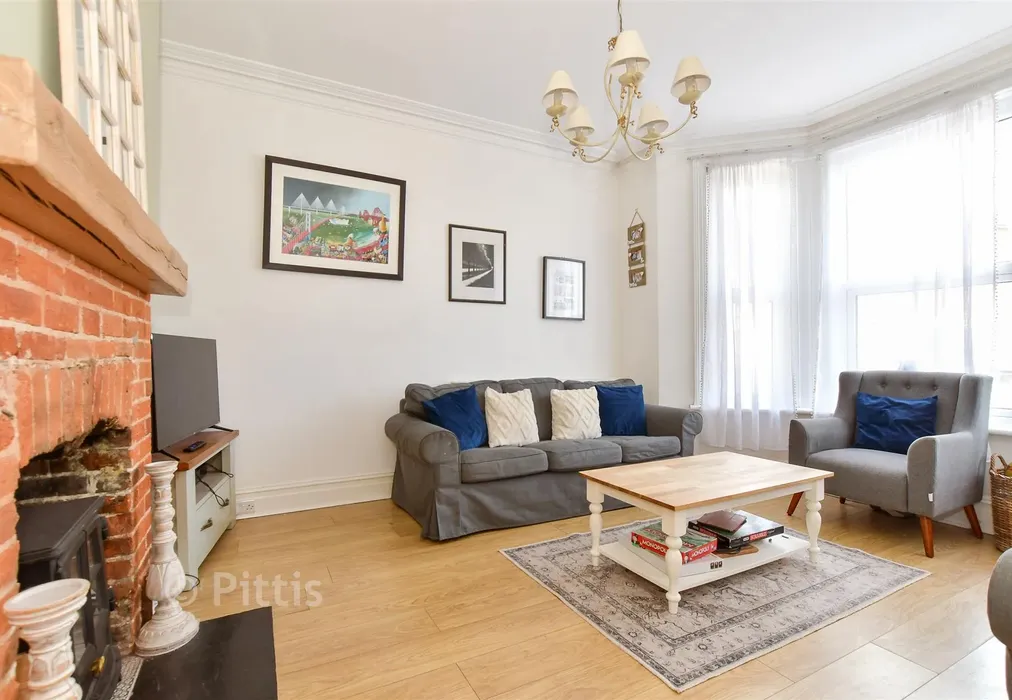 Lounge - St. Paul's Crescent, Shanklin, Isle of Wight - Wards of Kent