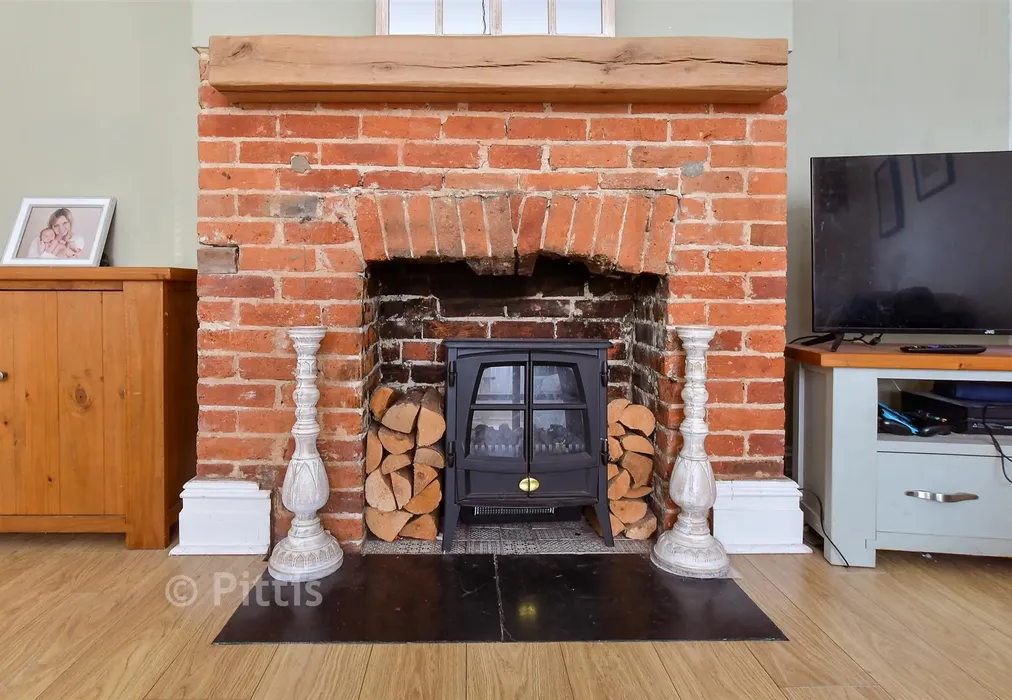 Internal Feature - St. Paul's Crescent, Shanklin, Isle of Wight - Wards of Kent