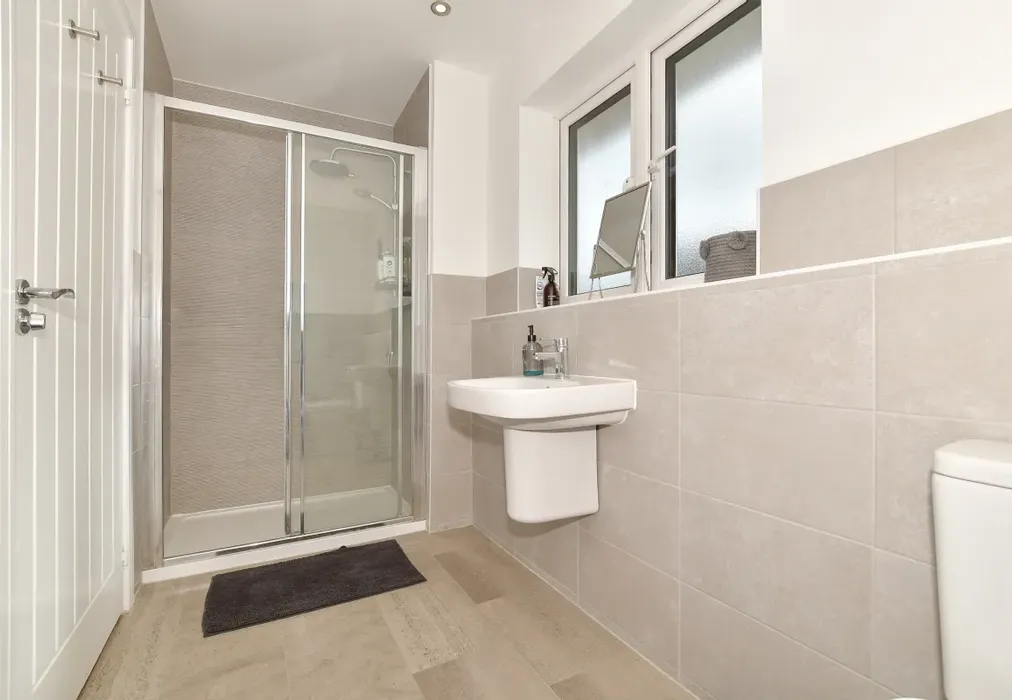 Ensuite - Campion Avenue Herne Bay CT6 - Wards of Kent