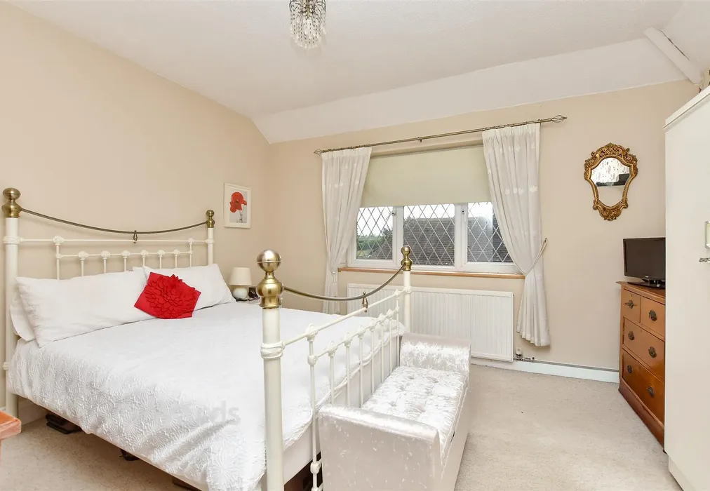 Bedroom 1 - Lower Hartlip Road, Hartlip, Sittingbourne, Kent - Wards of Kent