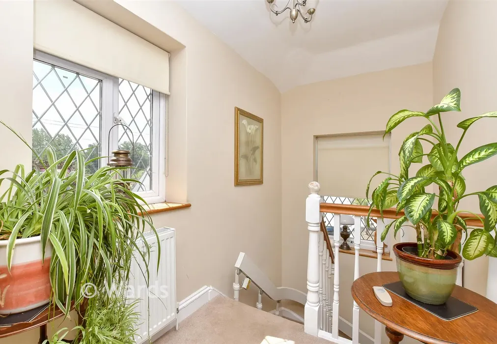 Landing - Lower Hartlip Road, Hartlip, Sittingbourne, Kent - Wards of Kent