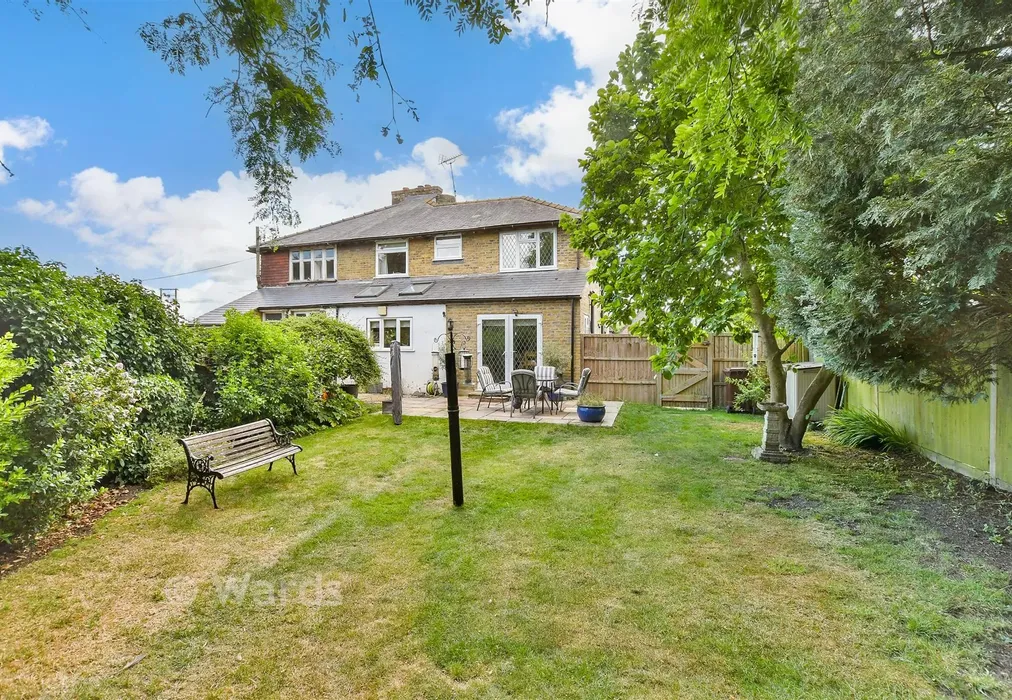 Rear Garden - Lower Hartlip Road, Hartlip, Sittingbourne, Kent - Wards of Kent