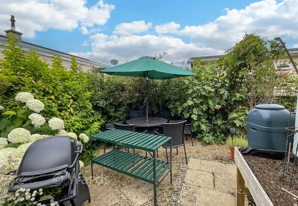 Side Garden - East Hill Park, Knatts Valley, Kent - Wards of Kent