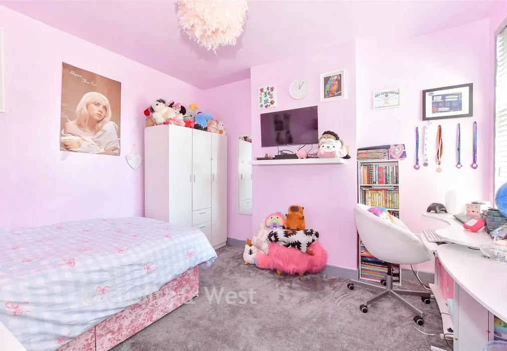 Bedroom 2 - St. Andrew's Road, Southsea, Hampshire - Wards of Kent