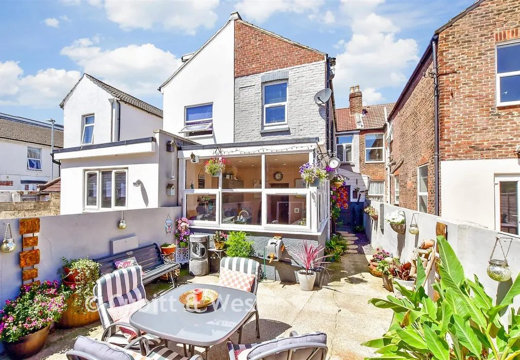 Rear Garden - St. Andrew's Road, Southsea, Hampshire - Wards of Kent