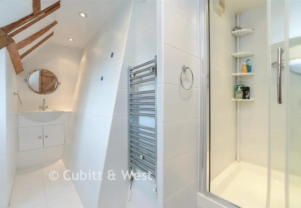 En-Suite Shower Room - Newchapel Road, Lingfield, Surrey - Wards of Kent