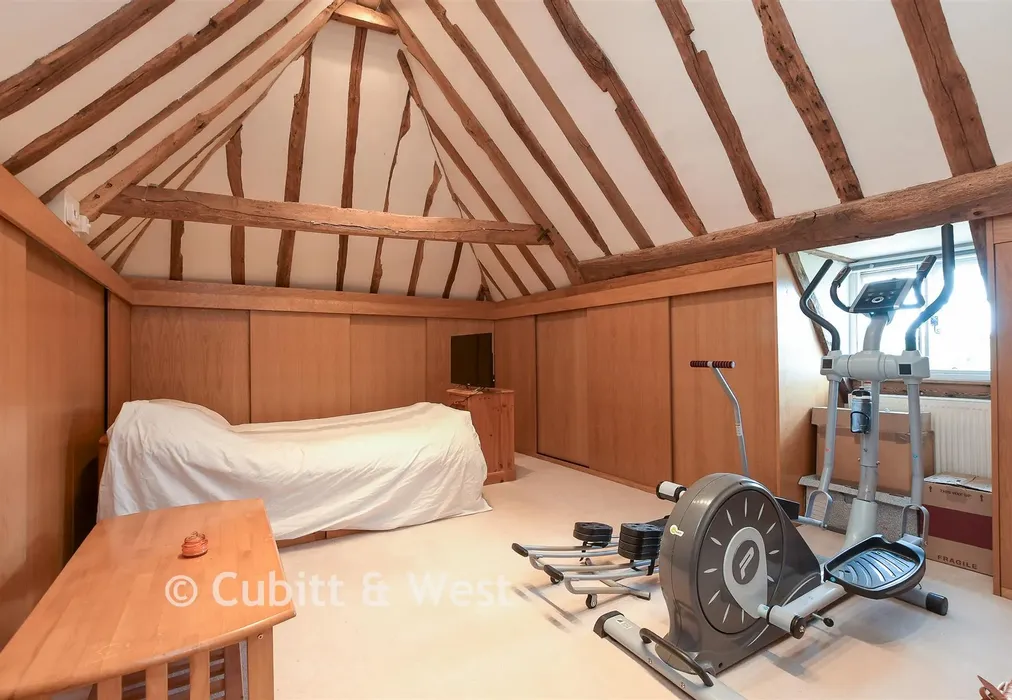 Bedroom 1 - Newchapel Road, Lingfield, Surrey - Wards of Kent