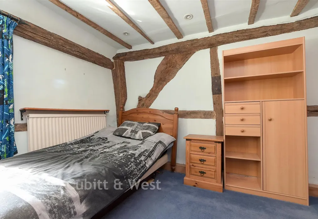 Bedroom 3 - Newchapel Road, Lingfield, Surrey - Wards of Kent