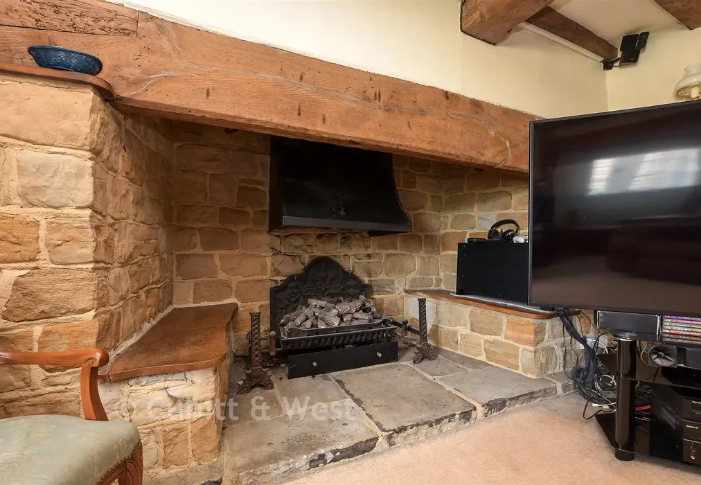 Inglenook Fireplace - Newchapel Road, Lingfield, Surrey - Wards of Kent