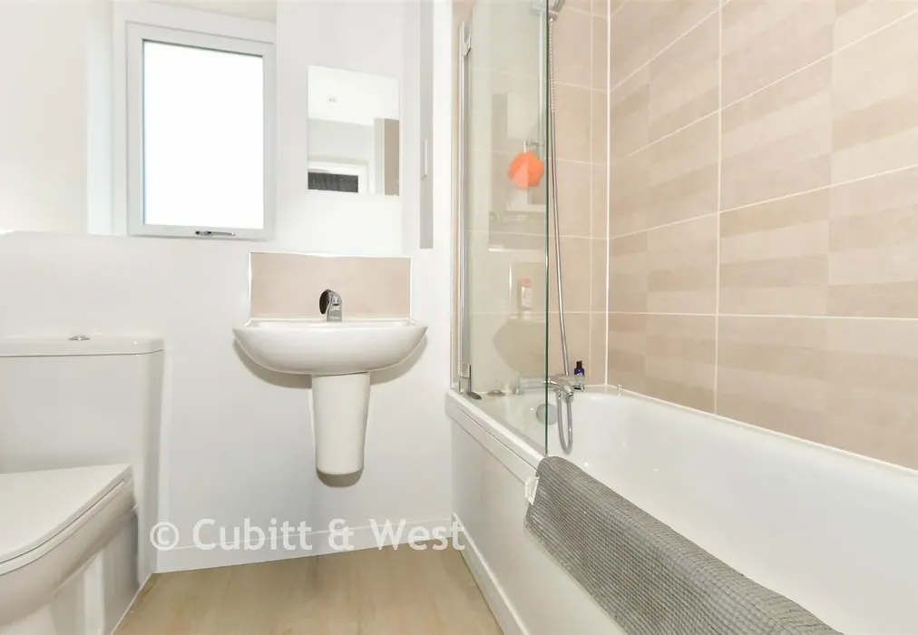 Bathroom - Summer Barn Place, Pease Pottage, West Sussex - Wards of Kent