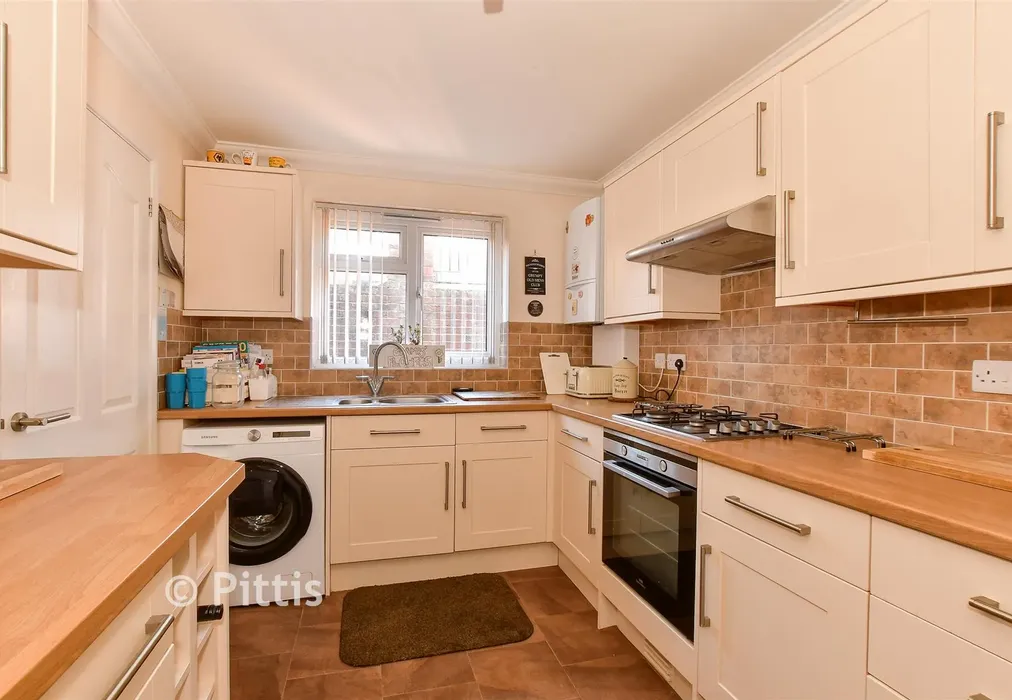 Kitchen - New Road, Brading, Sandown, Isle of Wight - Wards of Kent