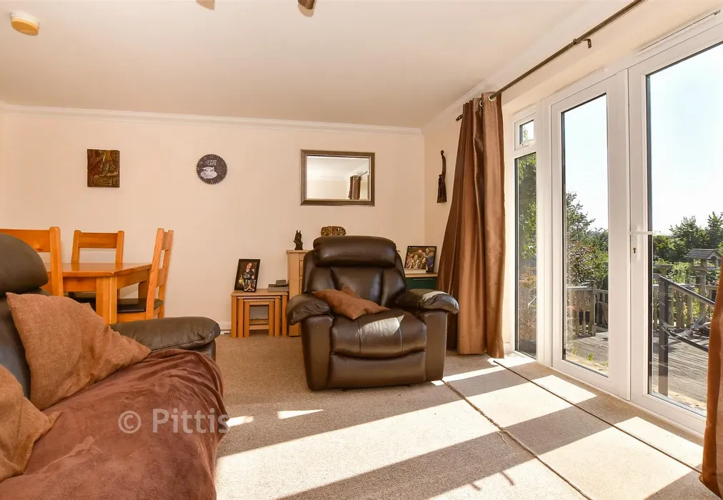 Lounge/Dining Room - New Road, Brading, Sandown, Isle of Wight - Wards of Kent