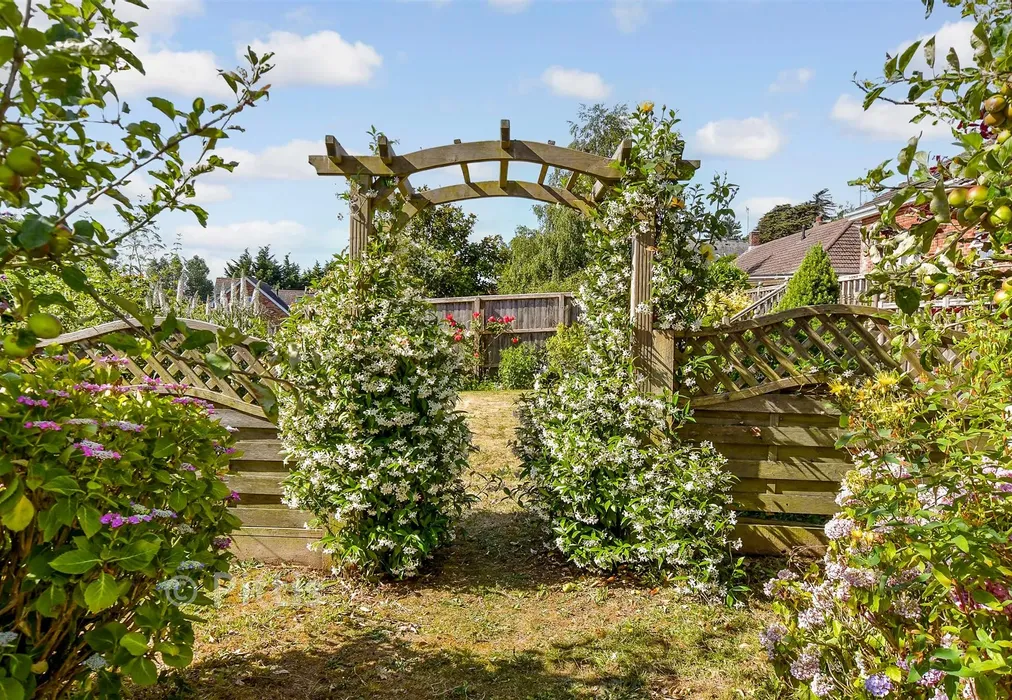 External Lifestyle Photograph - New Road, Brading, Sandown, Isle of Wight - Wards of Kent