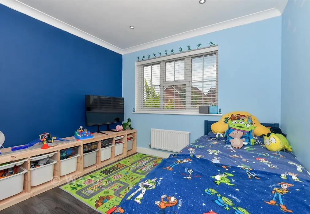 Bedroom 2 - Kestrel Close, Kingsnorth, Ashford, Kent - Wards of Kent