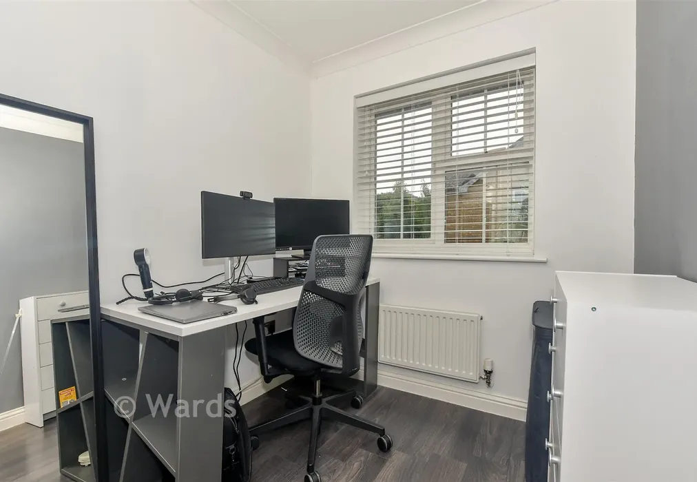 Bedroom 3 - Kestrel Close, Kingsnorth, Ashford, Kent - Wards of Kent